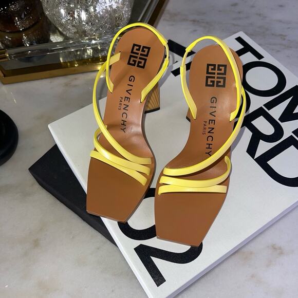 Givenchy Losange 100mm Diamond Strap Sandals in Yellow - Picture 1 of 10
